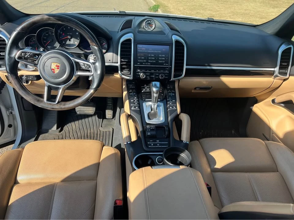 2016 Porsche 958 Cayenne - Image 9 of 12