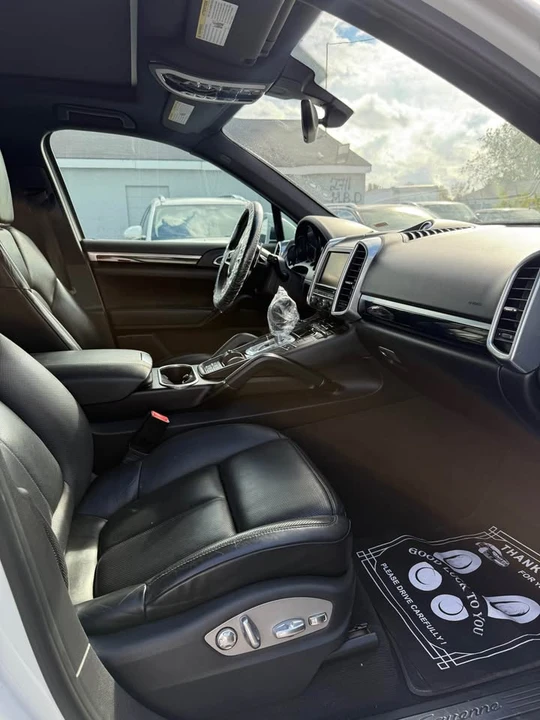 2016 Porsche 958 Cayenne - Image 4 of 5