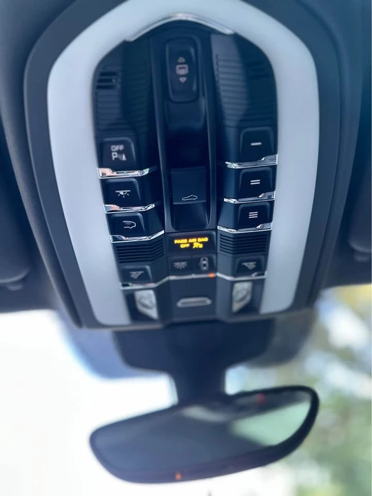 2016 Porsche 958 Cayenne - Image 13 of 14
