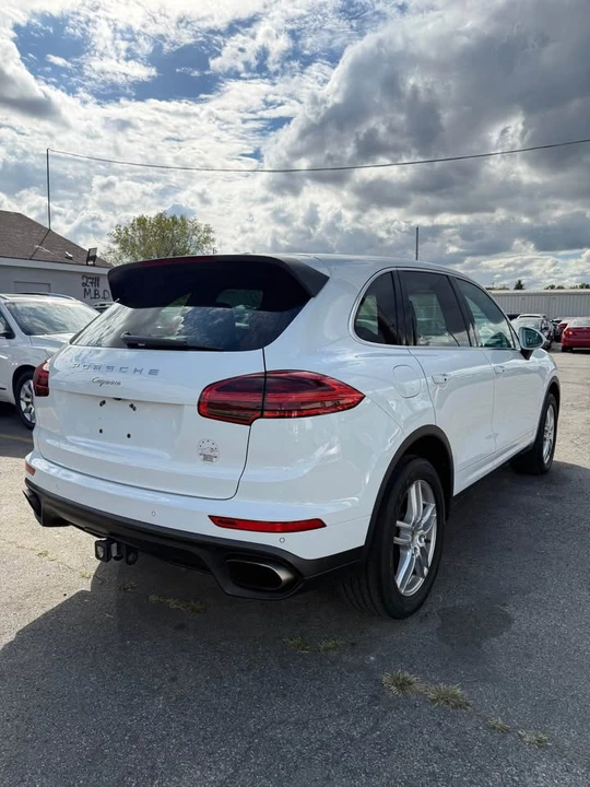 2016 Porsche 958 Cayenne - Image 2 of 5