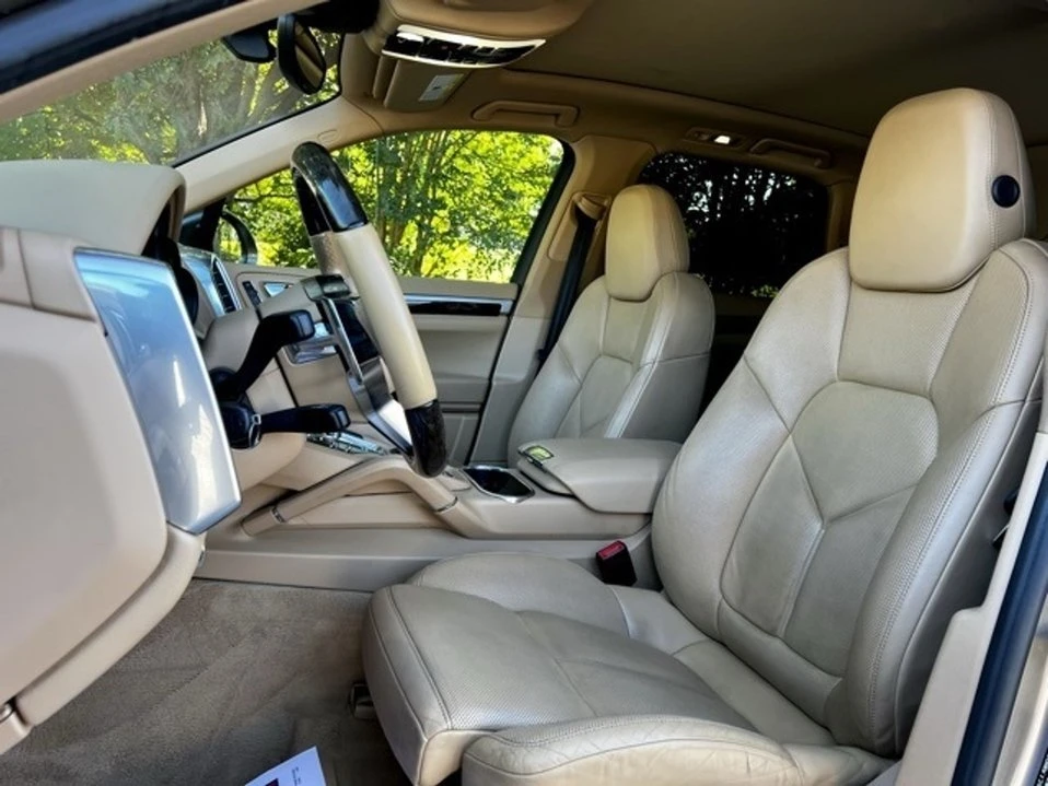 2016 Porsche 958 Cayenne - Image 17 of 19