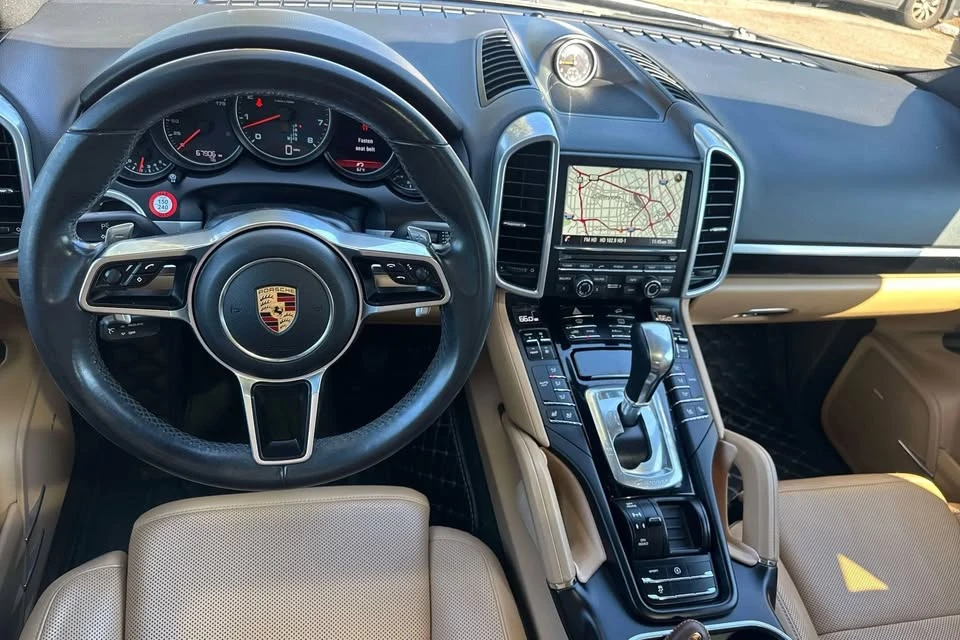 2016 Porsche 958 Cayenne - Image 13 of 18