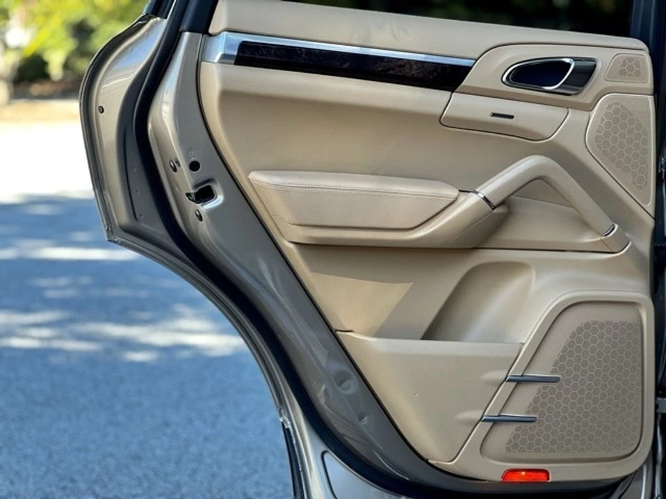 2016 Porsche 958 Cayenne - Image 18 of 19
