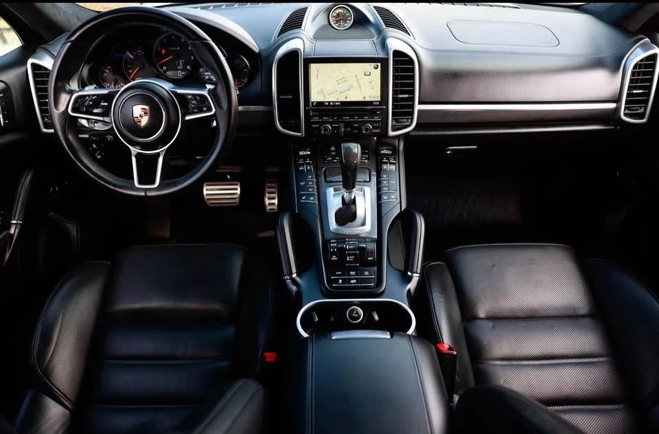 2016 Porsche 958 Cayenne - Image 10 of 16