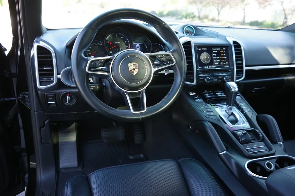 2016 Porsche 958 Cayenne - Image 14 of 19