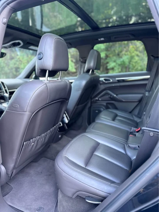 2016 Porsche 958 Cayenne - Image 11 of 14