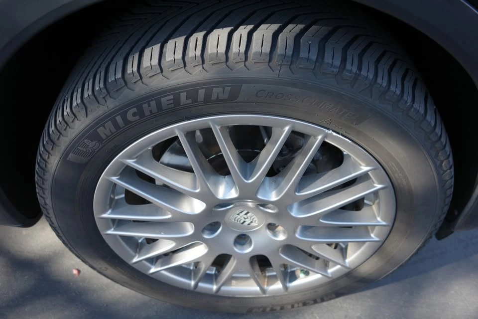 2016 Porsche 958 Cayenne - Image 13 of 19