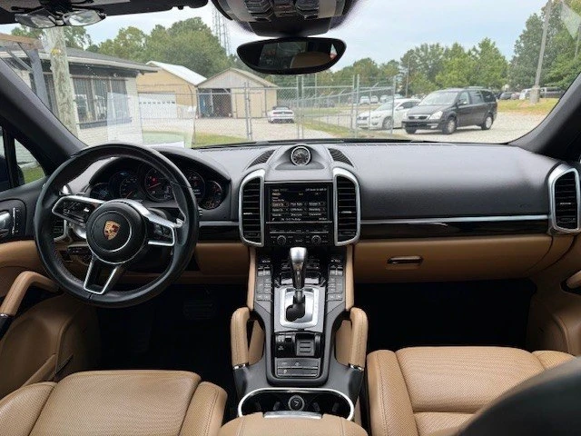 2016 Porsche 958 Cayenne - Image 16 of 19
