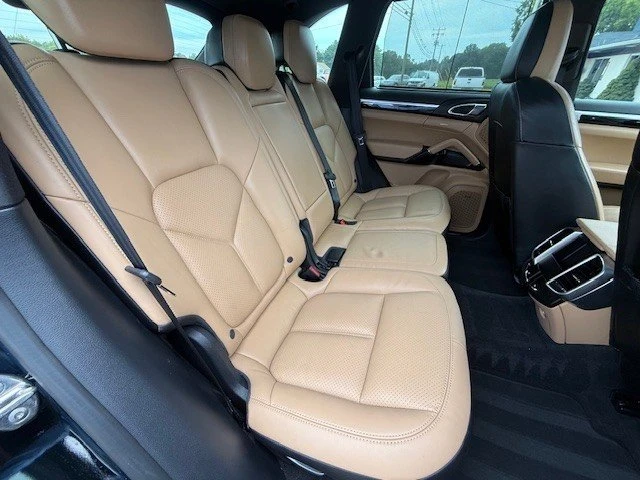 2016 Porsche 958 Cayenne - Image 14 of 19
