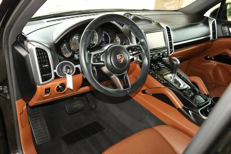 2016 Porsche 958 Cayenne - Image 8 of 20