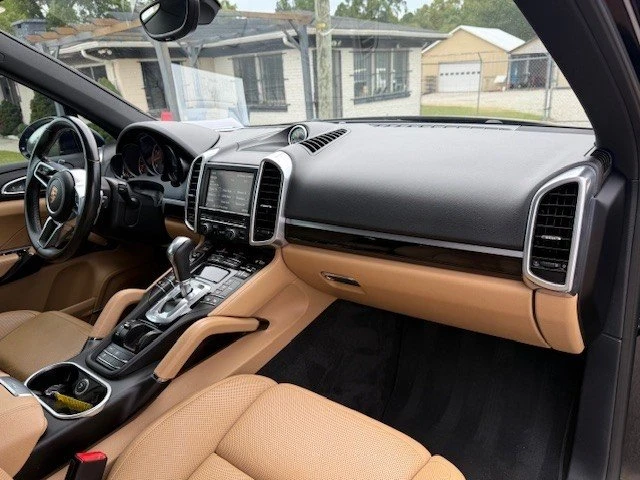 2016 Porsche 958 Cayenne - Image 18 of 19
