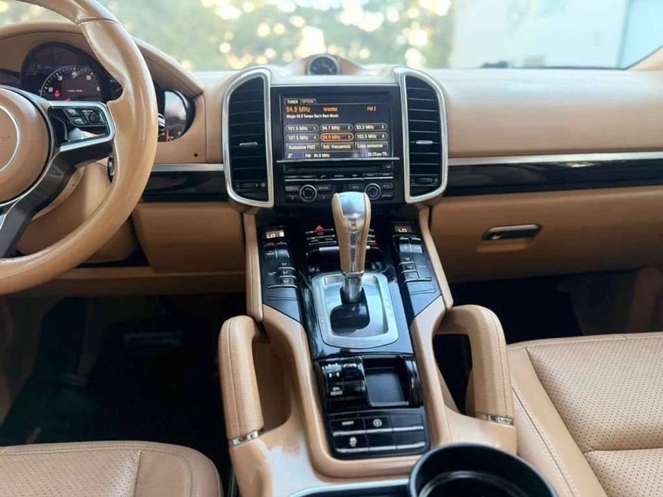 2016 Porsche 958 Cayenne - Image 16 of 19