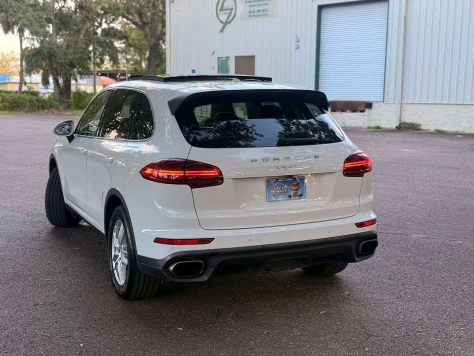 2016 Porsche 958 Cayenne - Image 6 of 19