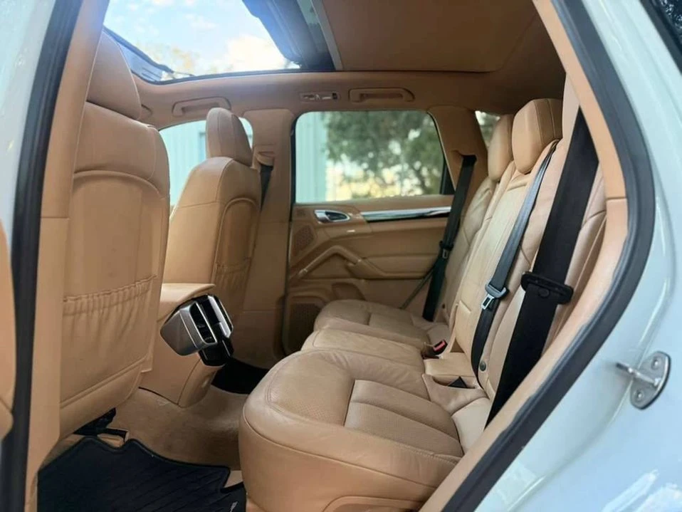 2016 Porsche 958 Cayenne - Image 12 of 19