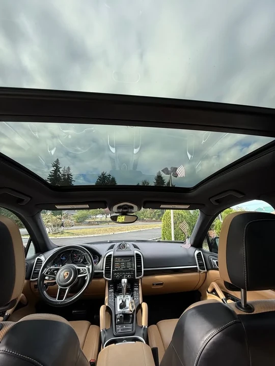 2016 Porsche 958 Cayenne - Image 5 of 16