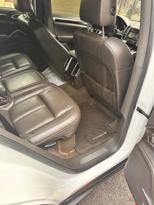 2016 Porsche 958 Cayenne - Image 14 of 16