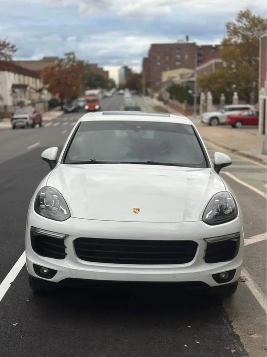 2016 Porsche 958 Cayenne - Image 4 of 16
