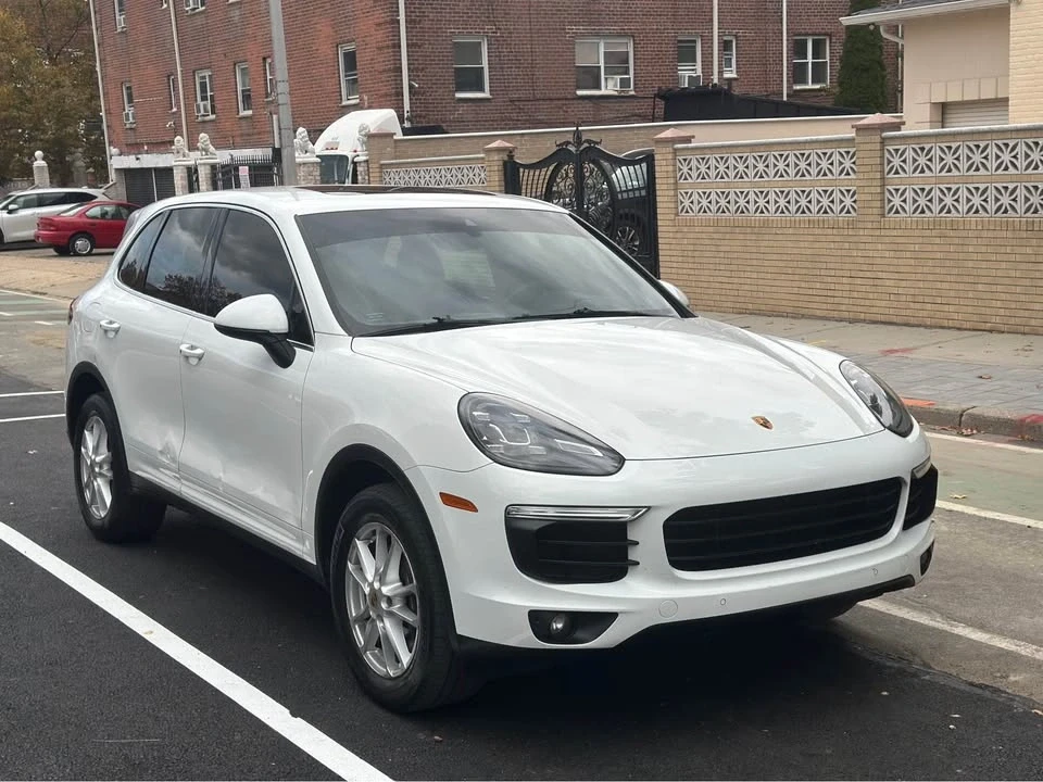 2016 Porsche 958 Cayenne - Image 3 of 16