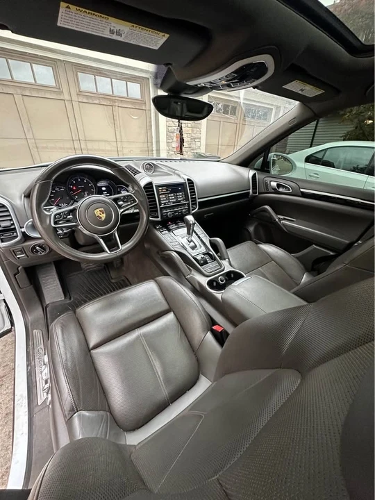 2016 Porsche 958 Cayenne - Image 8 of 14