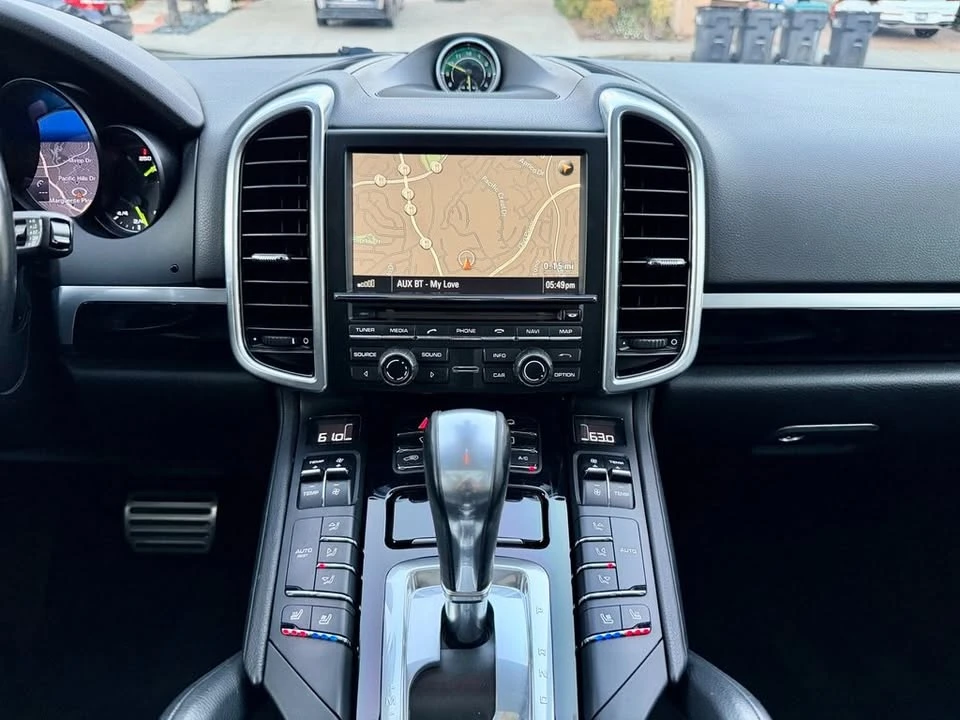 2016 Porsche 958 Cayenne - Image 17 of 18