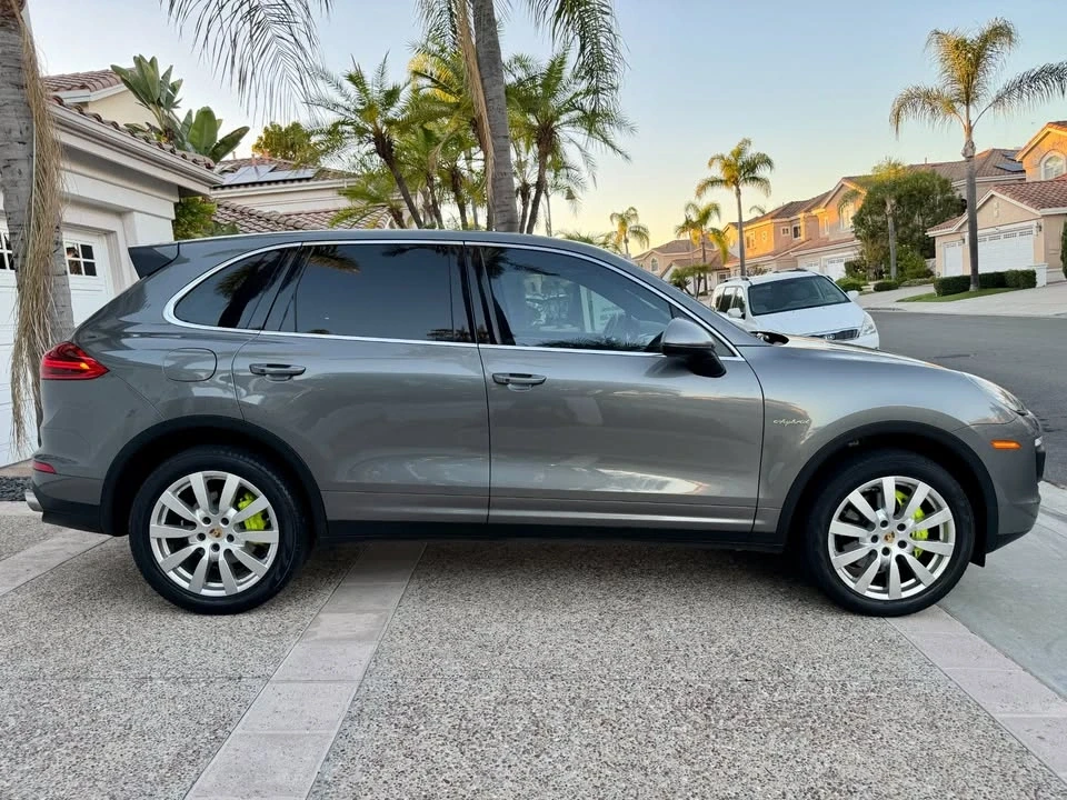 2016 Porsche 958 Cayenne - Image 8 of 20