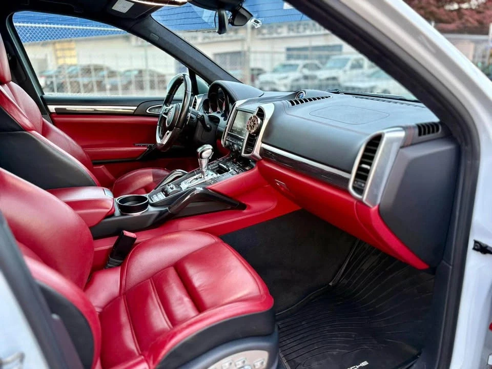 2016 Porsche 958 Cayenne - Image 13 of 14