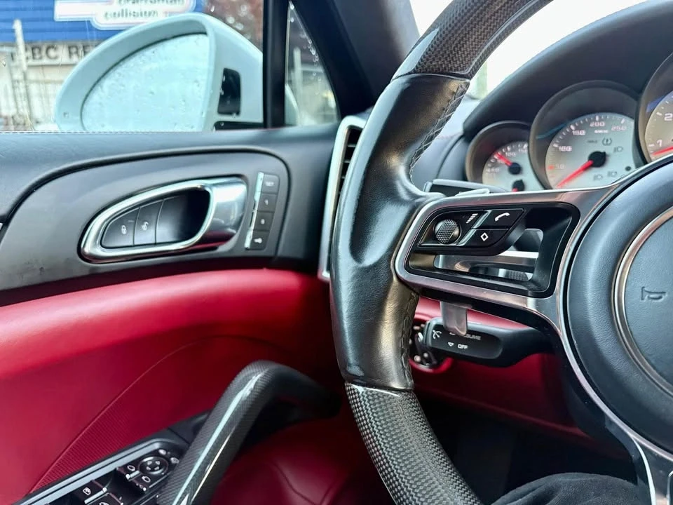 2016 Porsche 958 Cayenne - Image 9 of 14