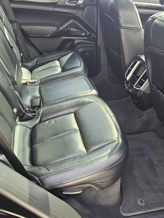 2016 Porsche 958 Cayenne - Image 9 of 20