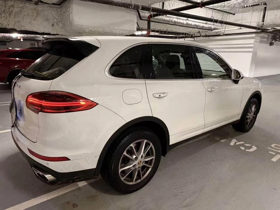 2016 Porsche 958 Cayenne - Image 3 of 6