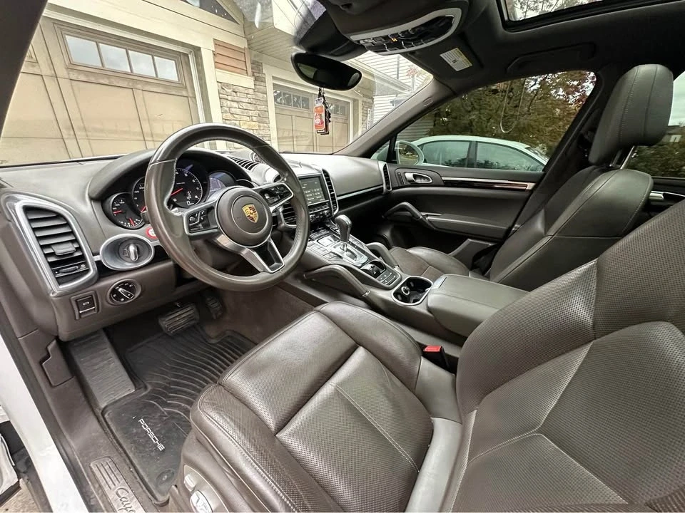 2016 Porsche 958 Cayenne - Image 9 of 10