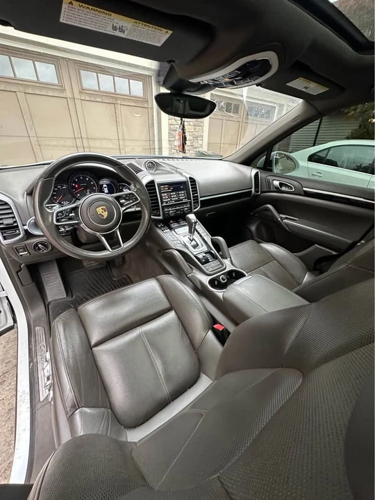 2016 Porsche 958 Cayenne - Image 6 of 10
