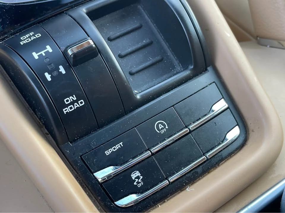 2016 Porsche 958 Cayenne - Image 17 of 17