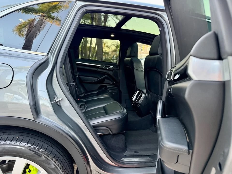 2016 Porsche 958 Cayenne - Image 13 of 18