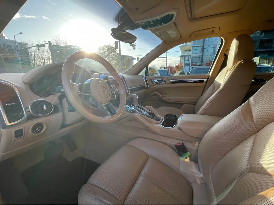 2016 Porsche 958 Cayenne - Image 10 of 17