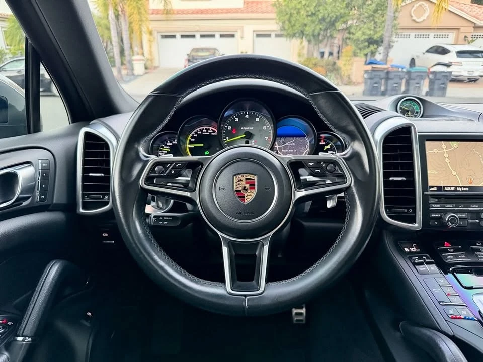2016 Porsche 958 Cayenne - Image 16 of 18
