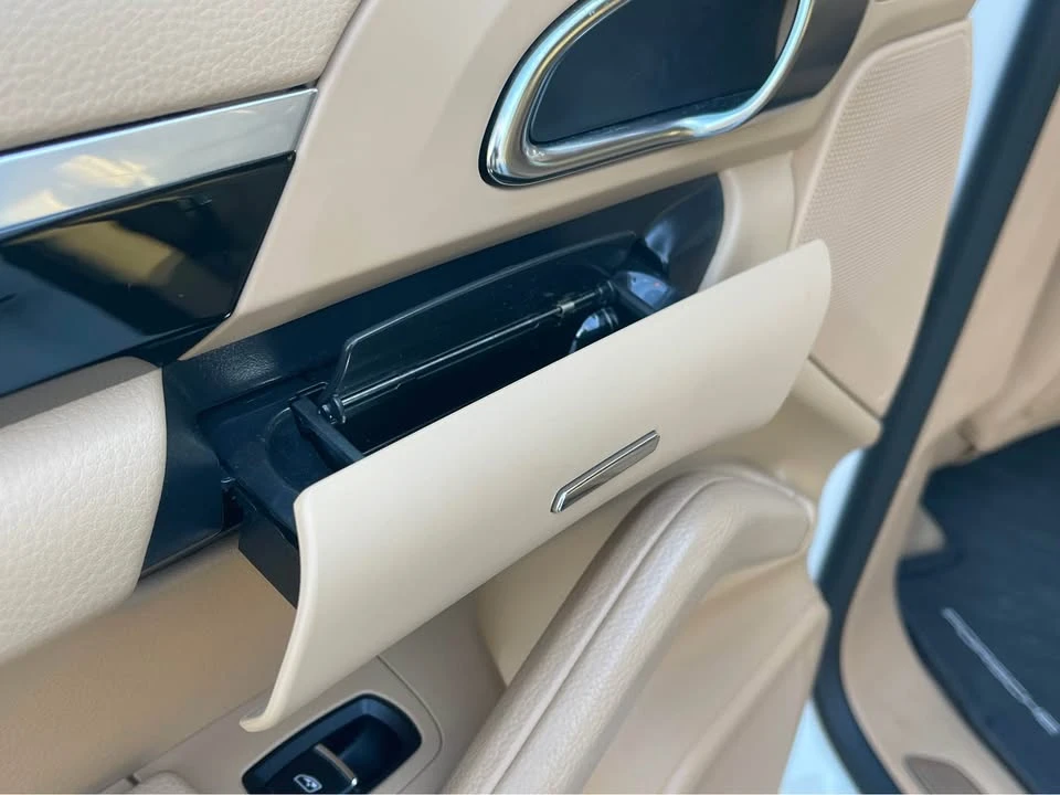 2016 Porsche 958 Cayenne - Image 13 of 17