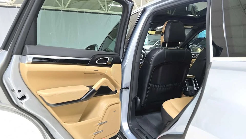 2016 Porsche 958 Cayenne - Image 13 of 15