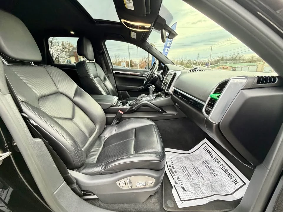 2016 Porsche 958 Cayenne - Image 9 of 10