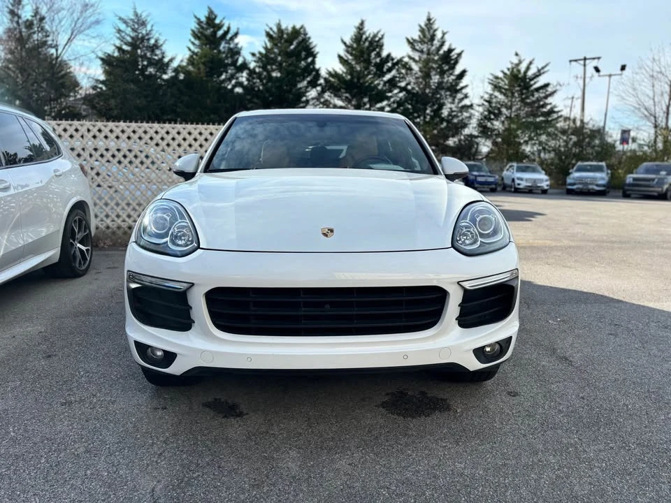 2016 Porsche 958 Cayenne - Image 2 of 10