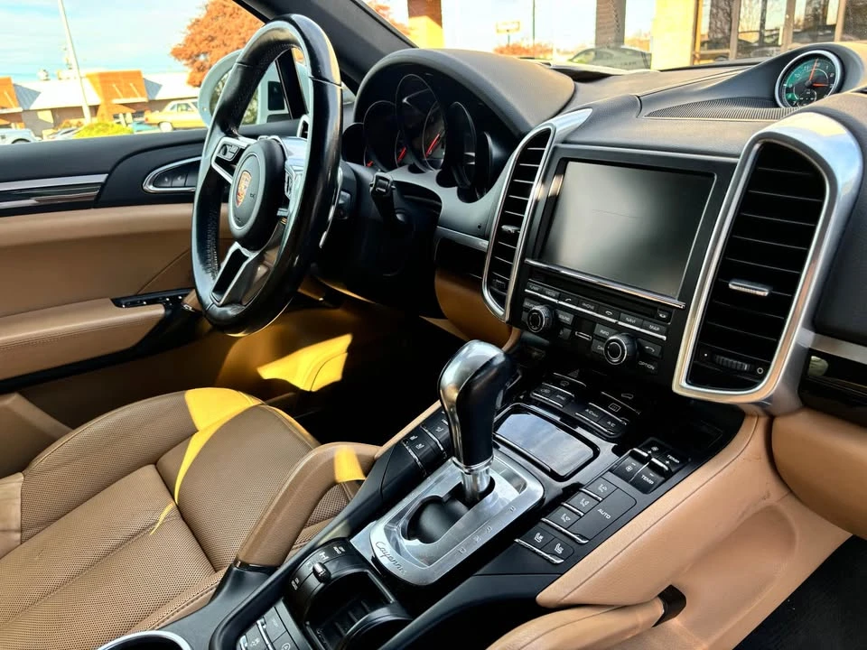 2016 Porsche 958 Cayenne - Image 8 of 10