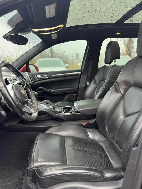 2016 Porsche 958 Cayenne - Image 8 of 13