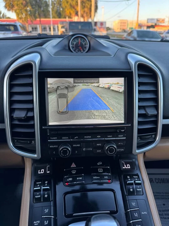 2016 Porsche 958 Cayenne - Image 10 of 19