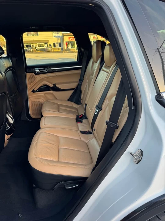 2016 Porsche 958 Cayenne - Image 14 of 19