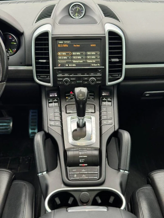 2016 Porsche 958 Cayenne - Image 12 of 13