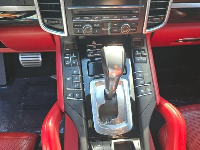 2016 Porsche 958 Cayenne - Image 13 of 19