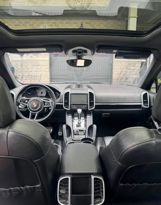 2016 Porsche 958 Cayenne - Image 4 of 8
