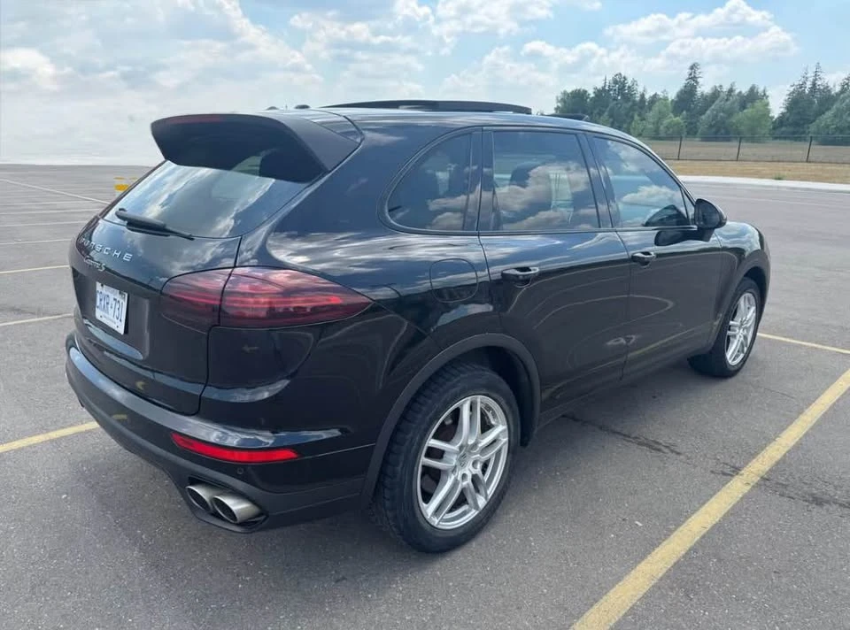 2016 Porsche 958 Cayenne - Image 3 of 8