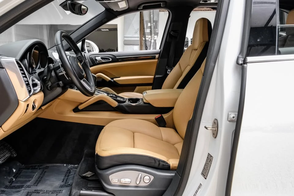 2016 Porsche 958 Cayenne - Image 3 of 18