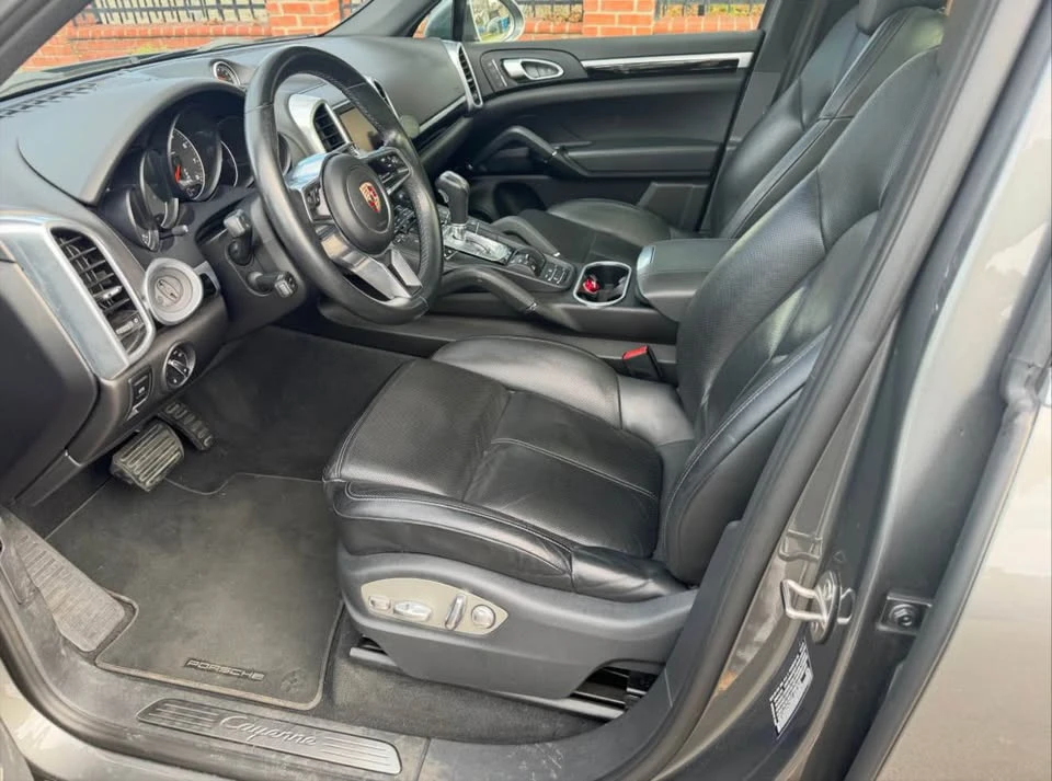 2016 Porsche 958 Cayenne - Image 3 of 3