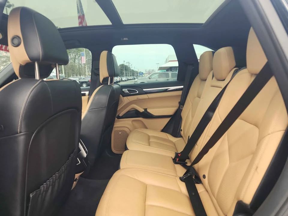 2016 Porsche 958 Cayenne - Image 12 of 15